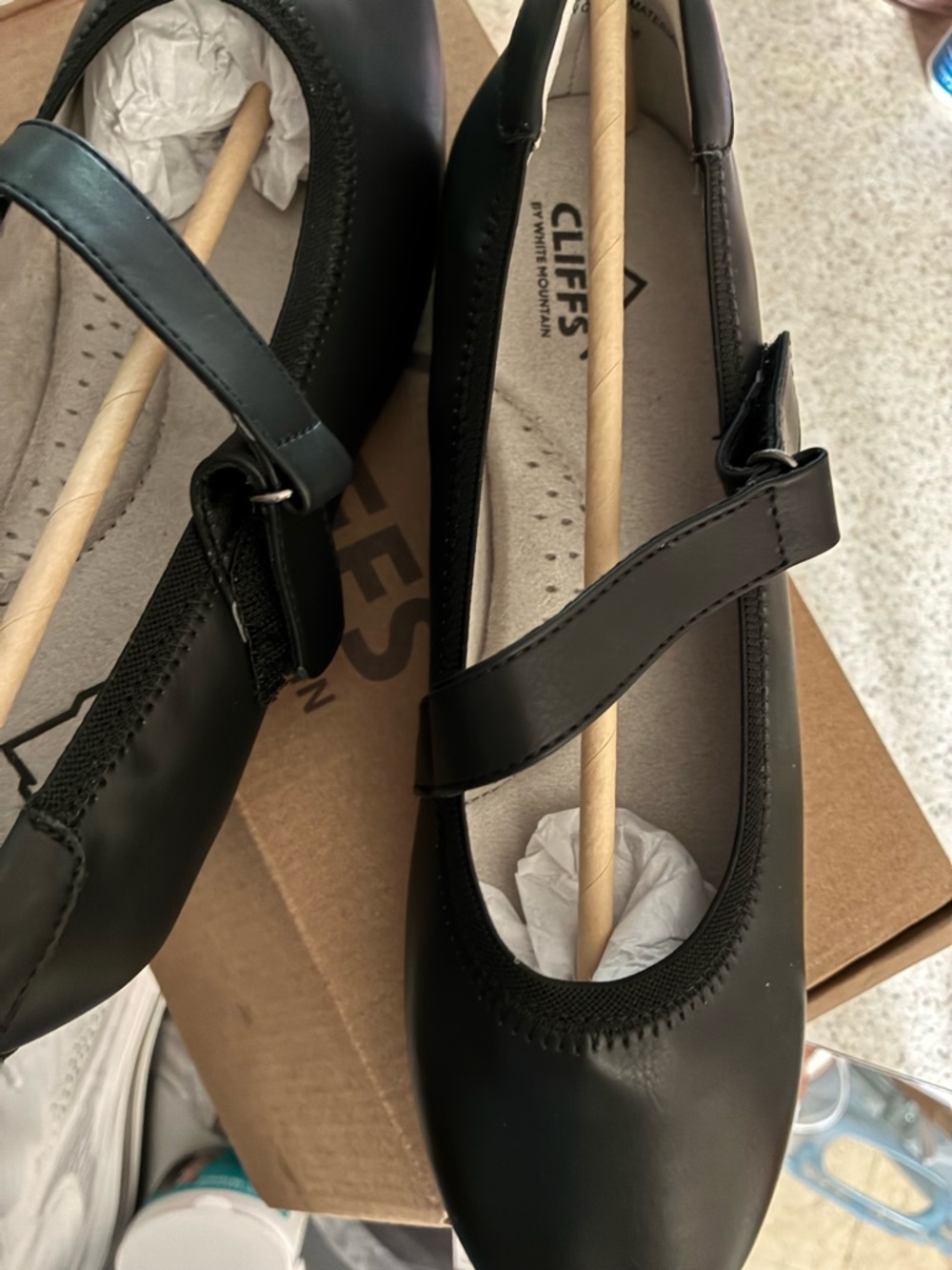 Cliffs by White Mountain carwen Flat ballet- Black size 8M 3/4 in heel